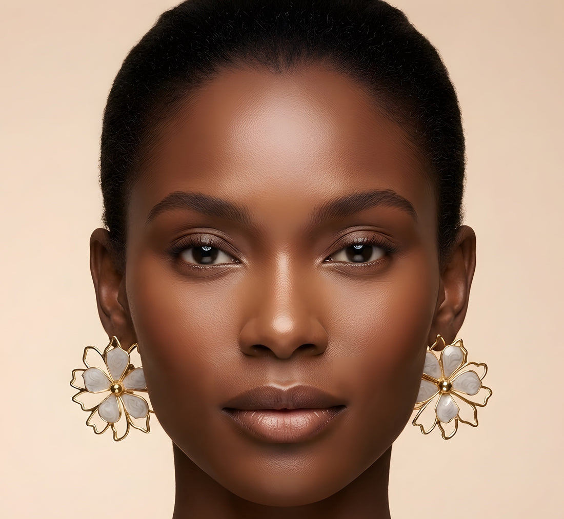 High-End Gold White Flower Earrings