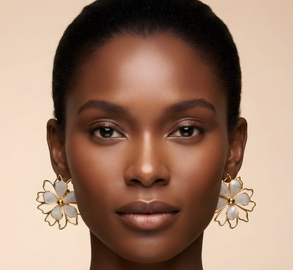 High-End Gold White Flower Earrings